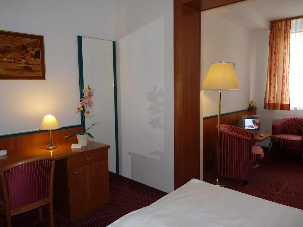Parkhotel Zur Klause Bad Hall Extérieur photo