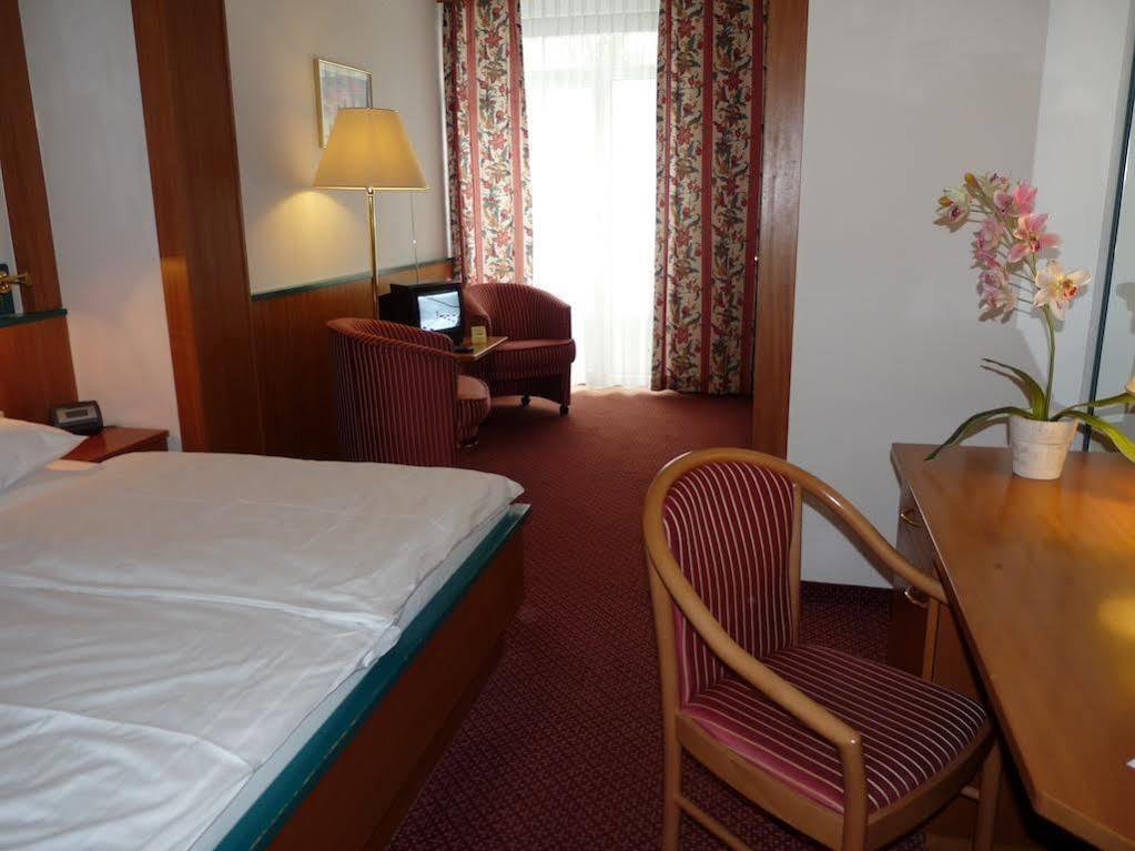 Parkhotel Zur Klause Bad Hall Extérieur photo